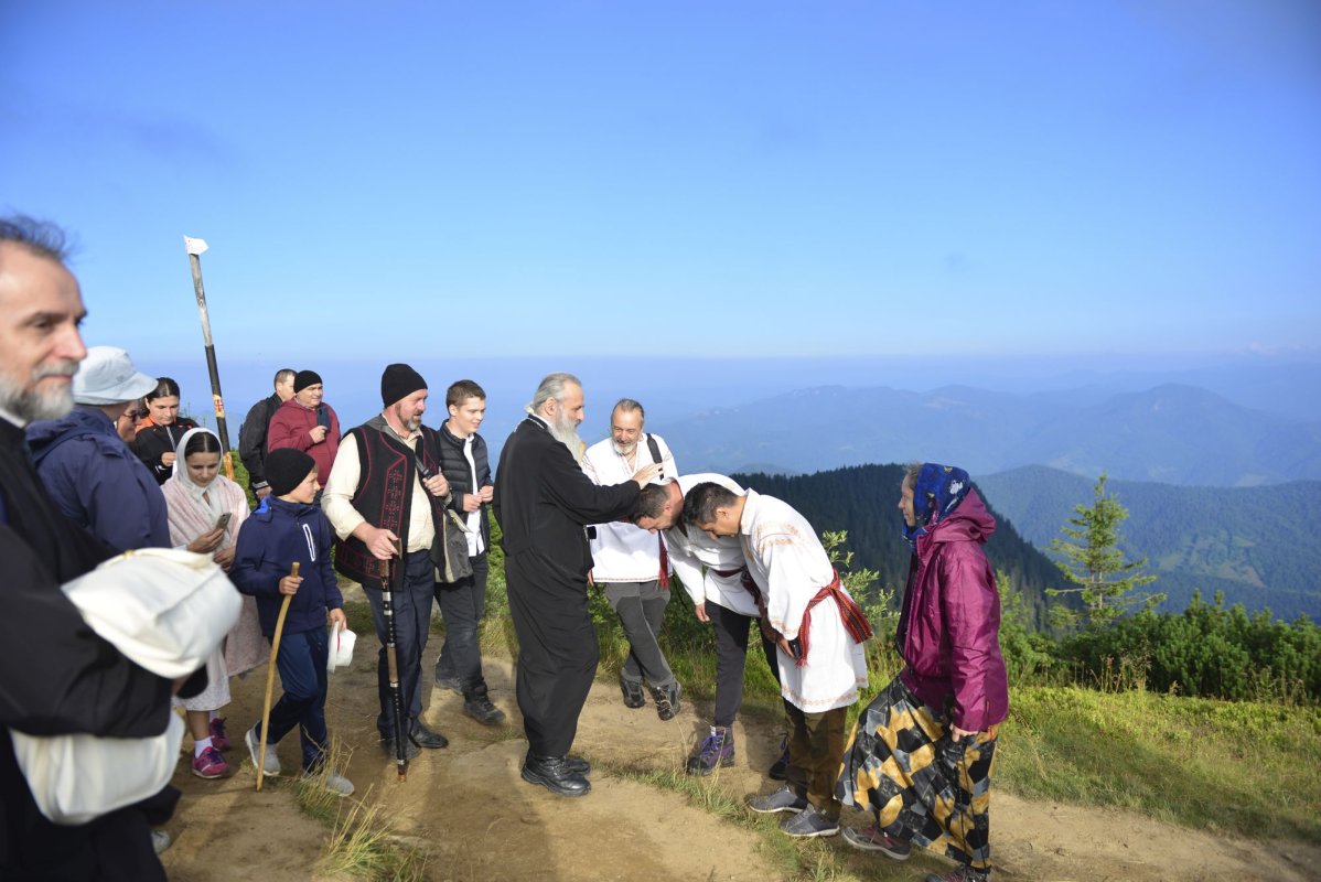Slujire arhierească pe „Taborul României” 222682