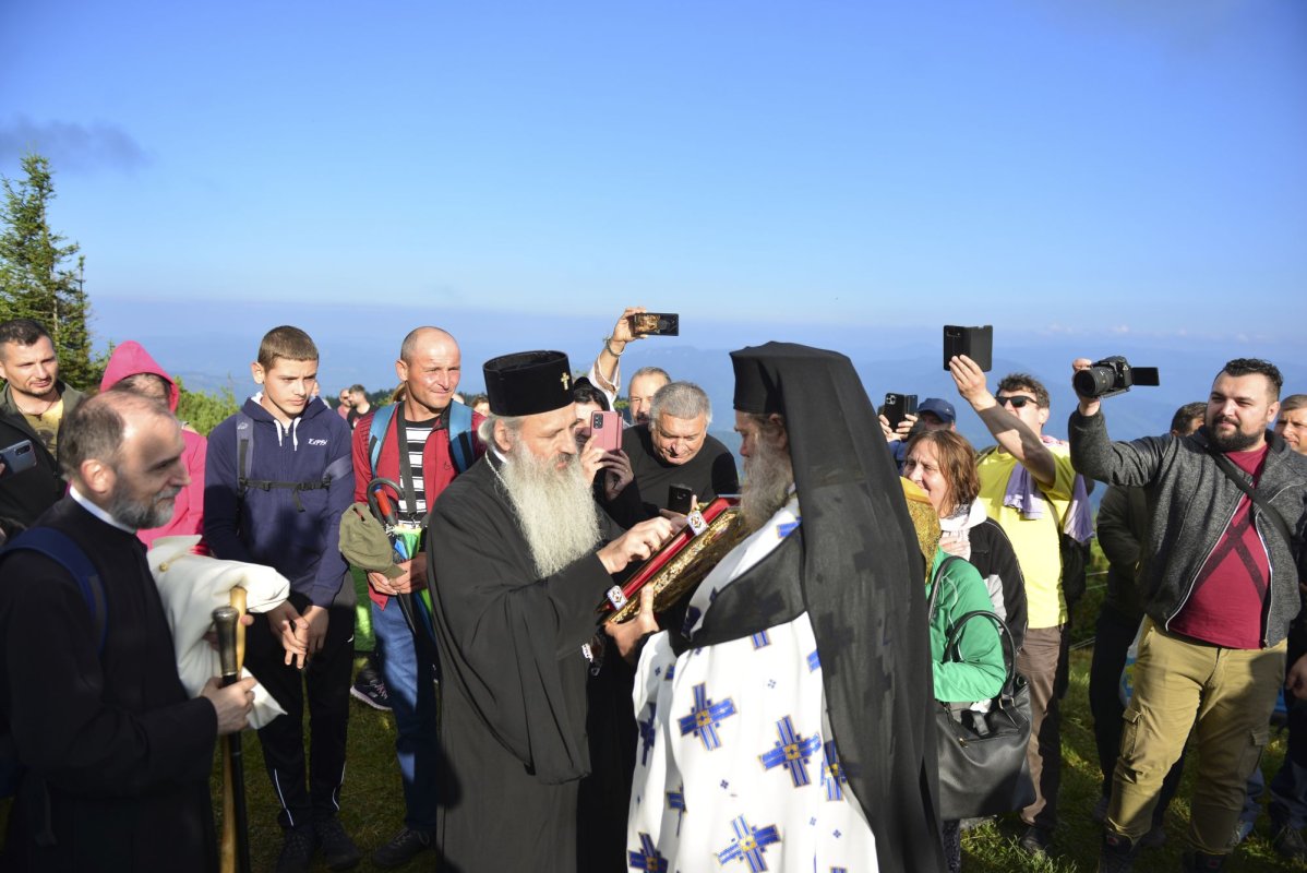 Slujire arhierească pe „Taborul României” 222685