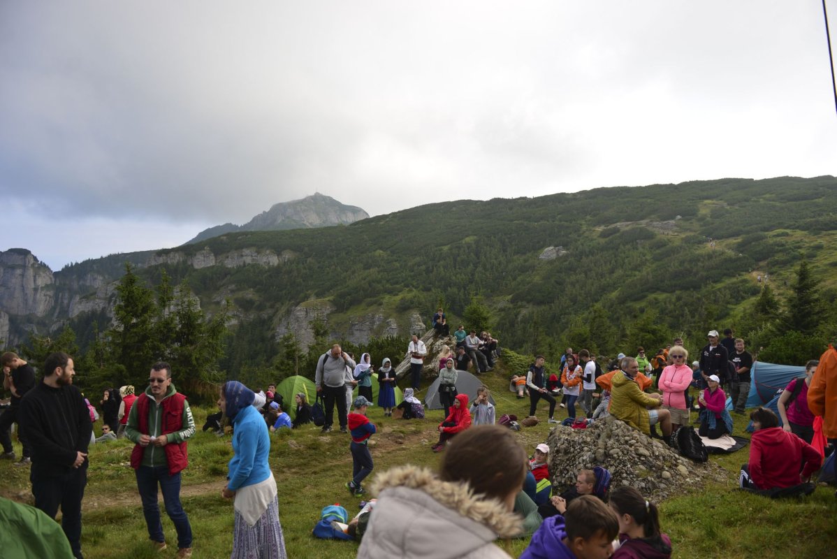 Slujire arhierească pe „Taborul României” 222689