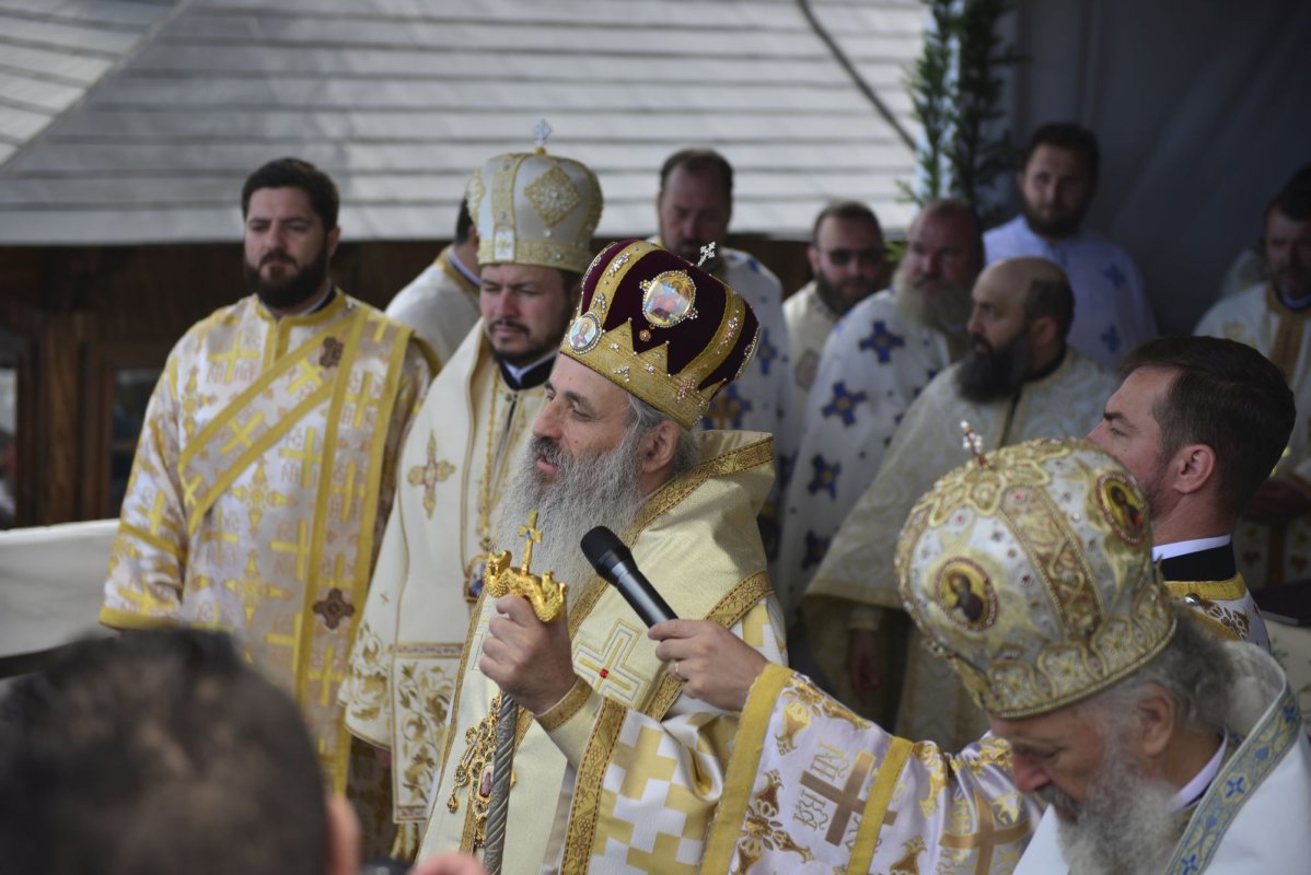Slujire arhierească pe „Taborul României” 222692