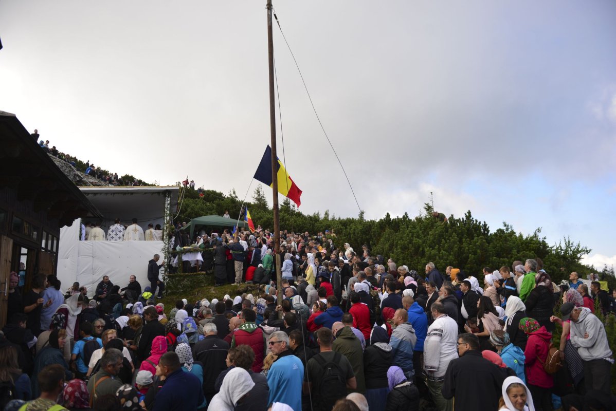 Slujire arhierească pe „Taborul României” 222708