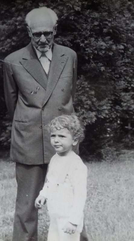 Alexandru Philippide: „Am învăţat să trăiesc în lumina înaintaşilor” 222888