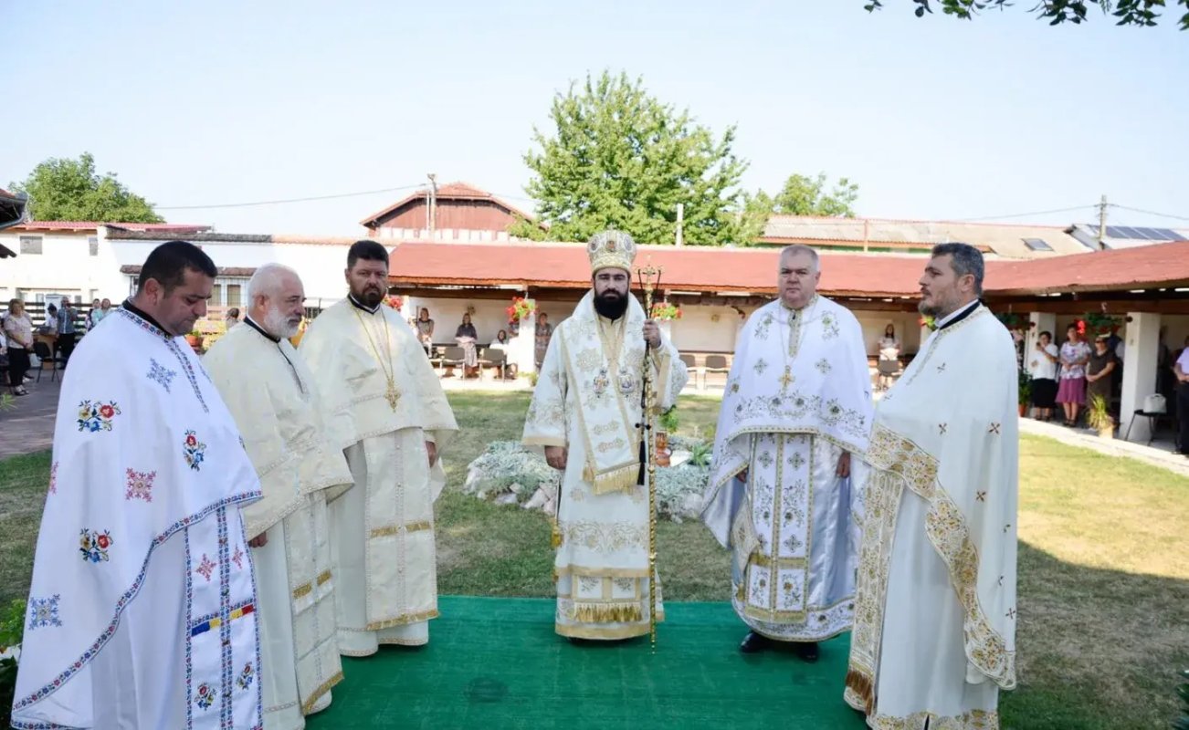 Hramul Bisericii „Sfânta Cuvioasă Teodora de la Sihla” din Hațeg 223013