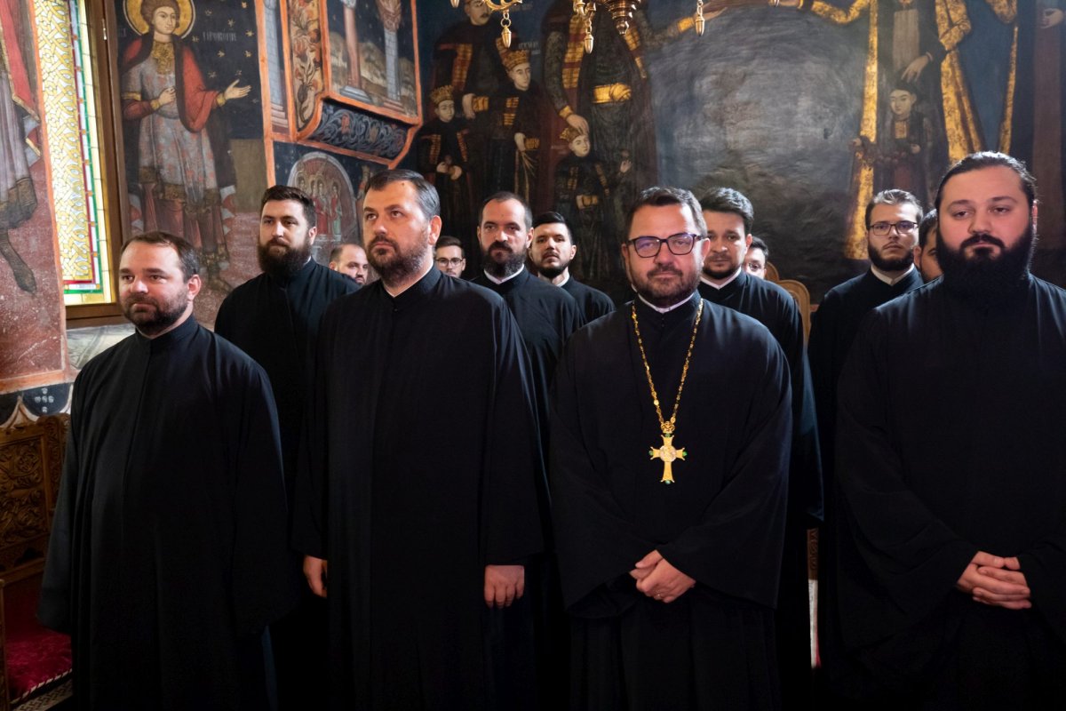 Hirotesii întru duhovnic la paraclisul Reședinței Patriarhale 223148
