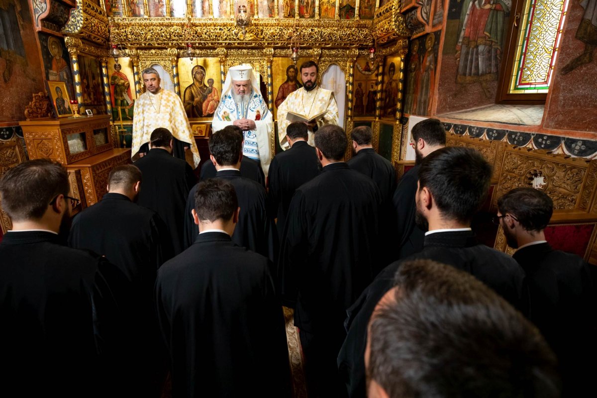 Hirotesii întru duhovnic la paraclisul Reședinței Patriarhale 223150