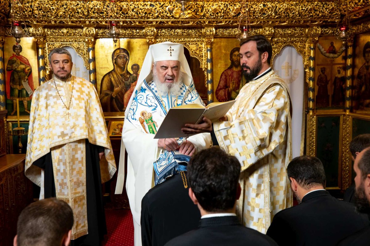 Hirotesii întru duhovnic la paraclisul Reședinței Patriarhale 223151