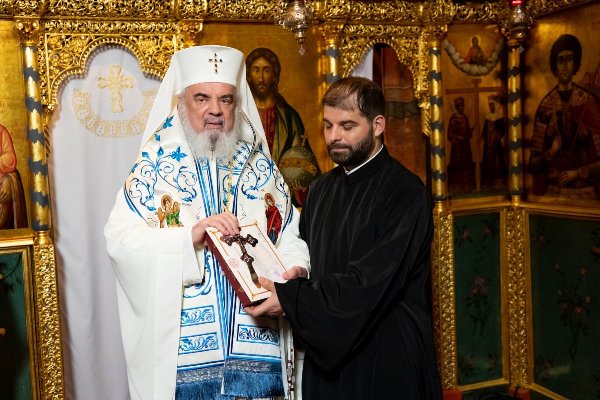 Hirotesii întru duhovnic la paraclisul Reședinței Patriarhale 223159