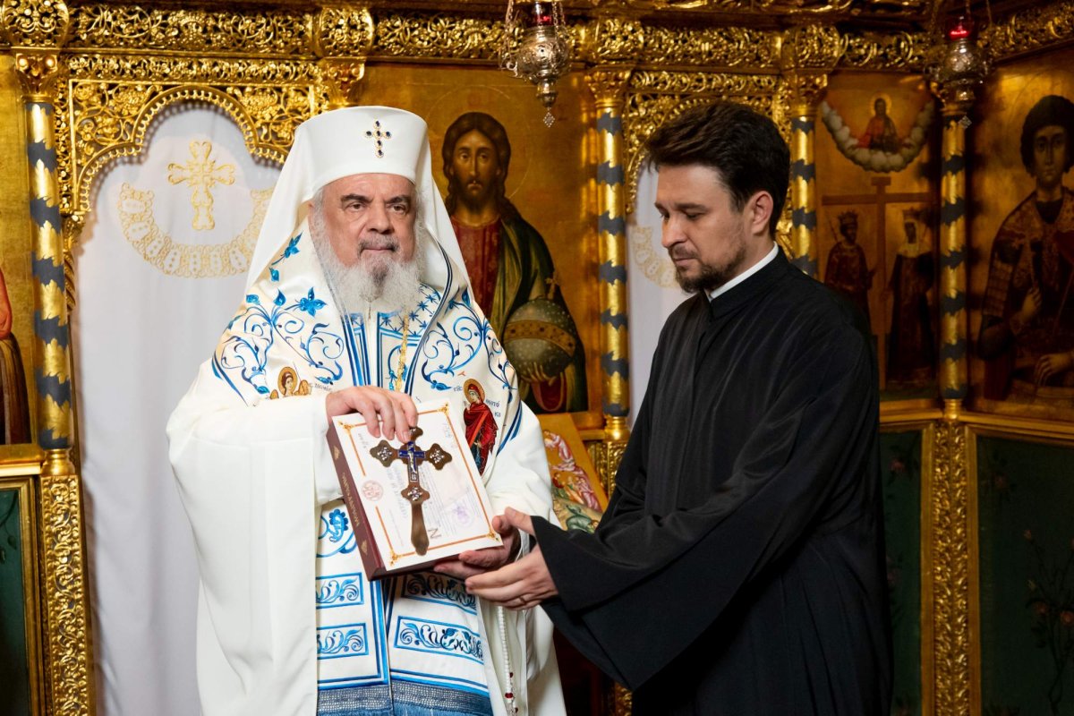 Hirotesii întru duhovnic la paraclisul Reședinței Patriarhale 223160