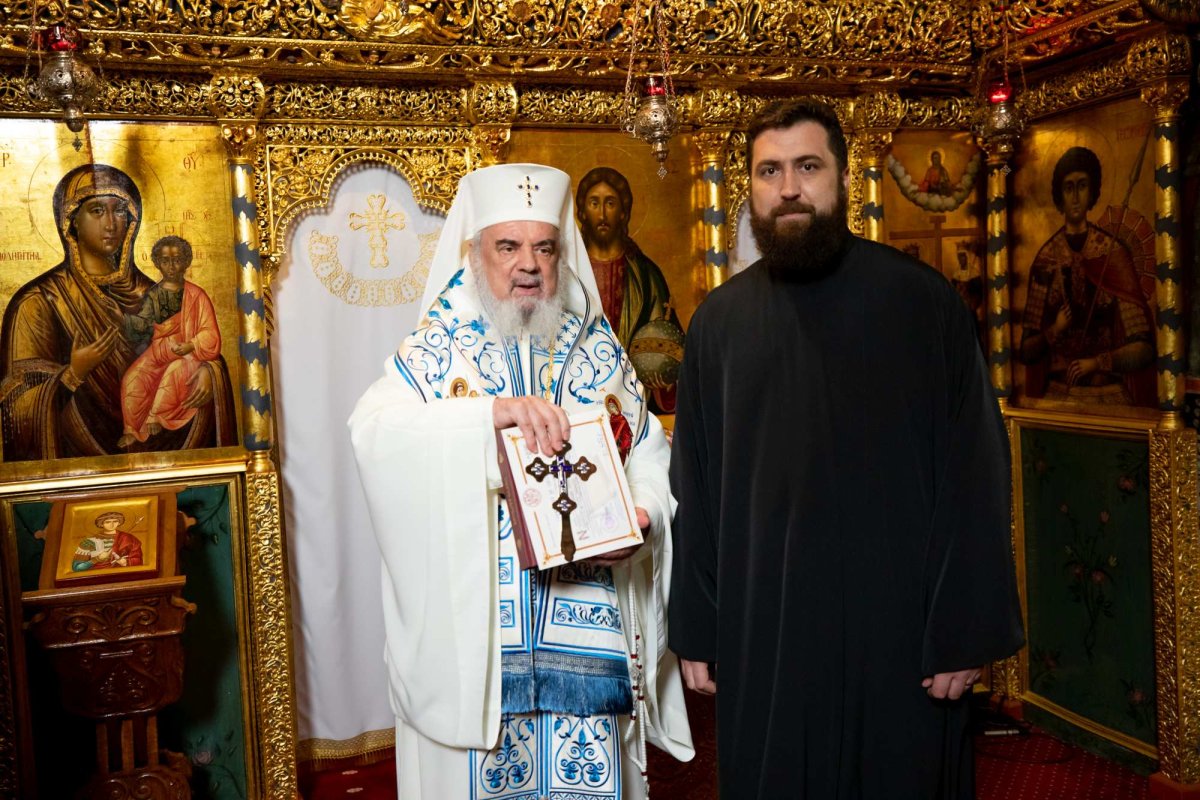 Hirotesii întru duhovnic la paraclisul Reședinței Patriarhale 223162