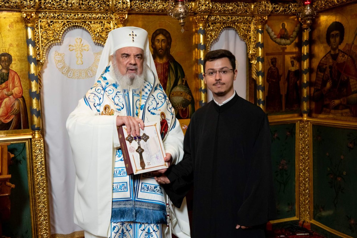 Hirotesii întru duhovnic la paraclisul Reședinței Patriarhale 223164