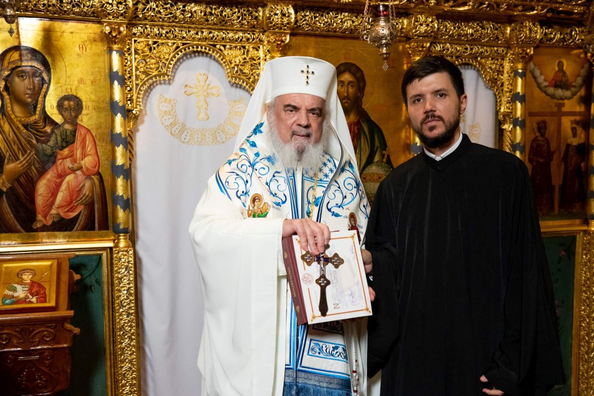 Hirotesii întru duhovnic la paraclisul Reședinței Patriarhale 223165