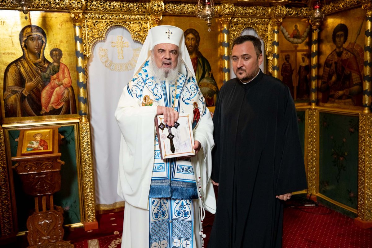 Hirotesii întru duhovnic la paraclisul Reședinței Patriarhale 223167