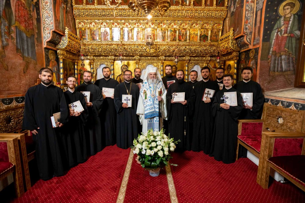 Hirotesii întru duhovnic la paraclisul Reședinței Patriarhale 223168