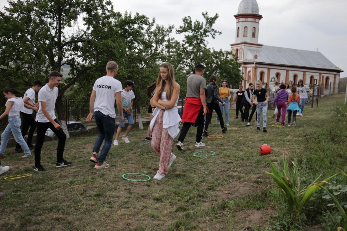 Caravana ASCOR - „Tinerețea, timpul marilor alegeri” în Arhiepiscopia Alba Iuliei 223198