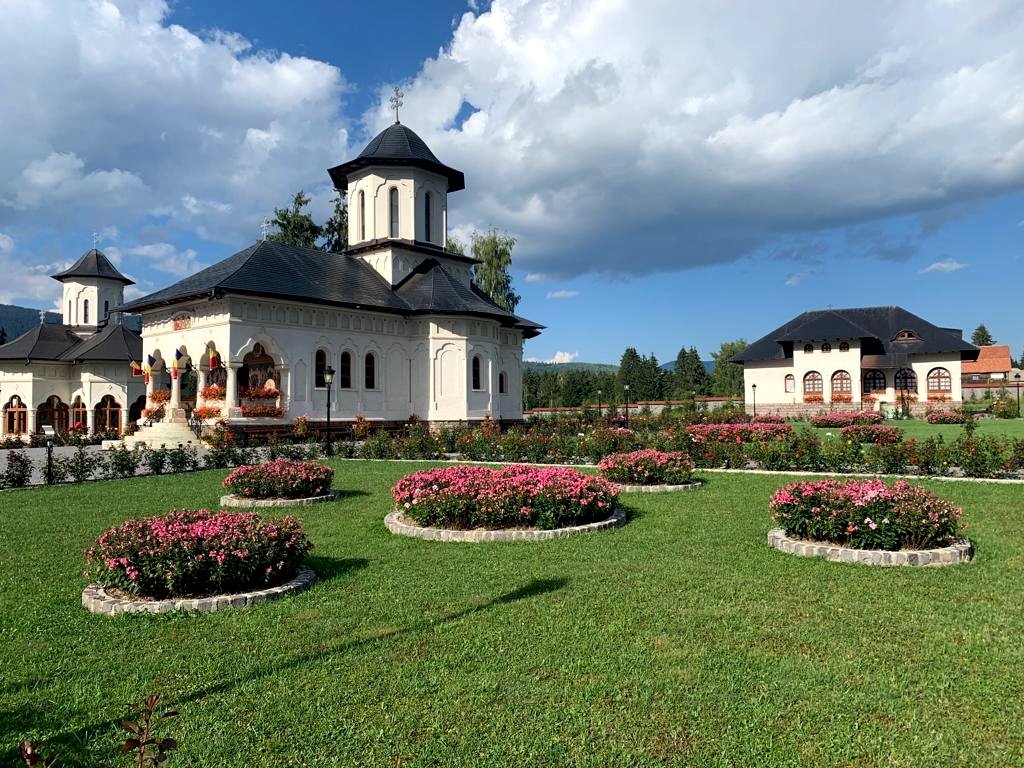 Pelerini pe urmele Sfântului Cuvios Paisie de la Neamţ 223135