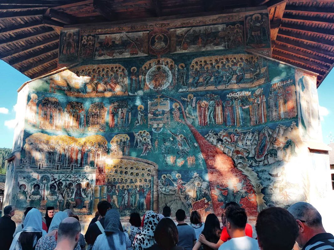 Pelerini pe urmele Sfântului Cuvios Paisie de la Neamţ 223140