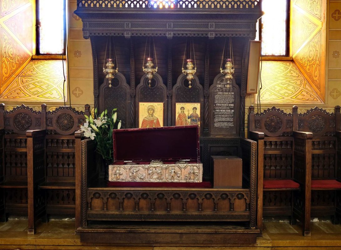 Sfântul Ierarh Nifon sărbătorit la Craiova și Târgu Jiu 223262