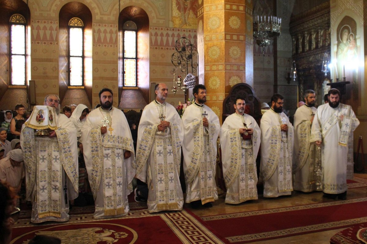 Prăznuirea Sfântului Ierarh Nifon la Catedrala Mitropolitană din Craiova 223307