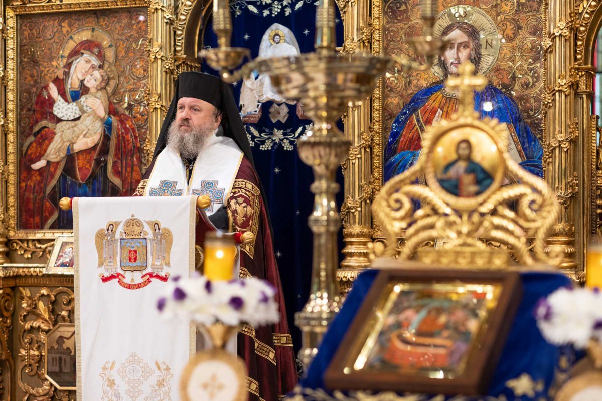 Cântare de prohodire adusă Maicii Domnului pe Colina Patriarhiei 223372