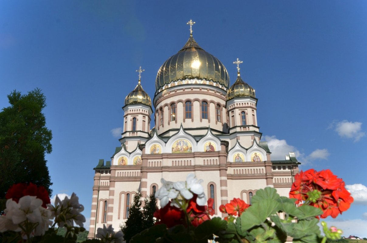 Mănăstirea din regiunea Cernăuţi, închinată Sfântului Ioan cel Nou de la Suceava 222956