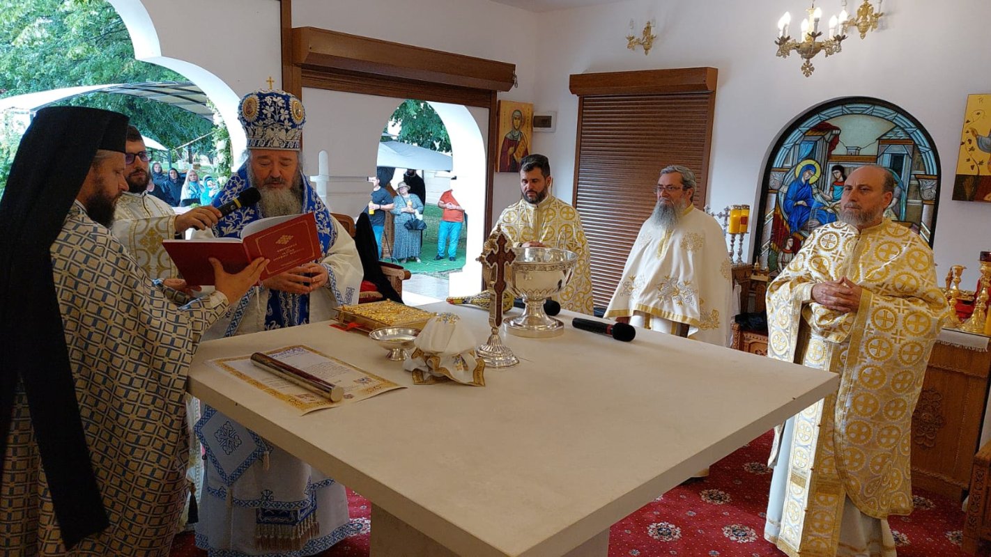 Sfințirea Altarului de vară al mănăstirii prahovene Ghighiu 223364
