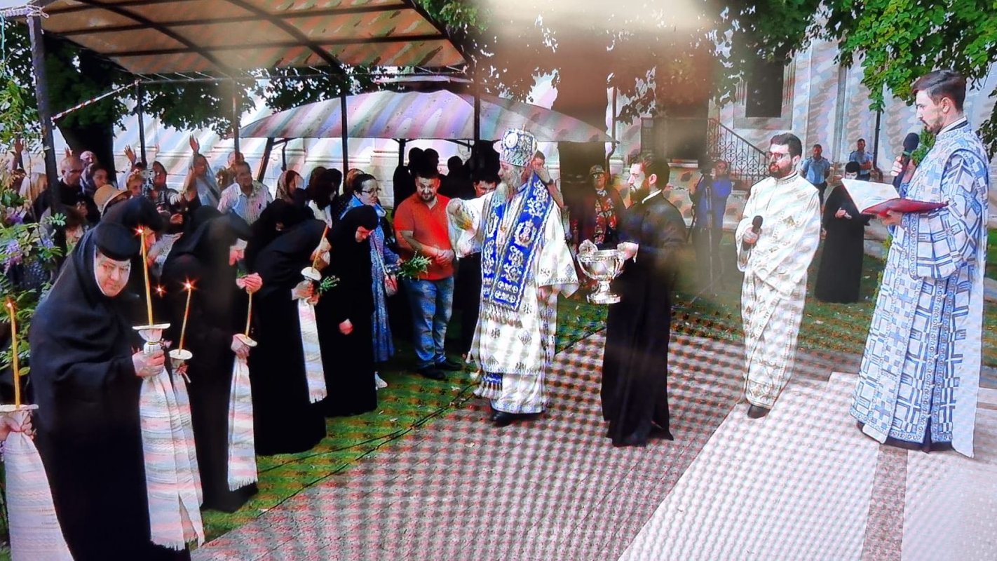 Sfințirea Altarului de vară al mănăstirii prahovene Ghighiu 223365