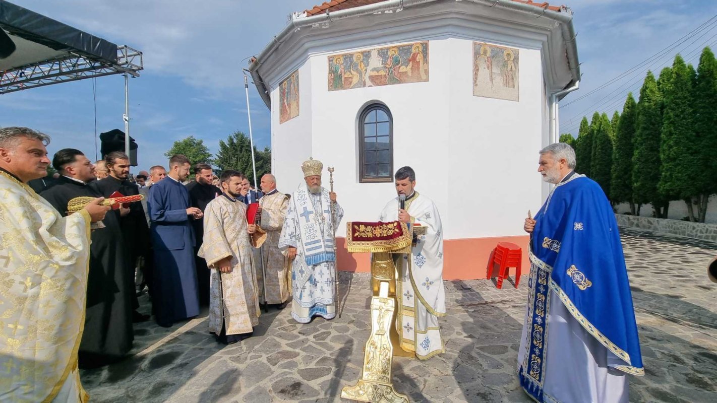 Biserica din satul Măieruş, judeţul Braşov, a fost resfinţită 223393