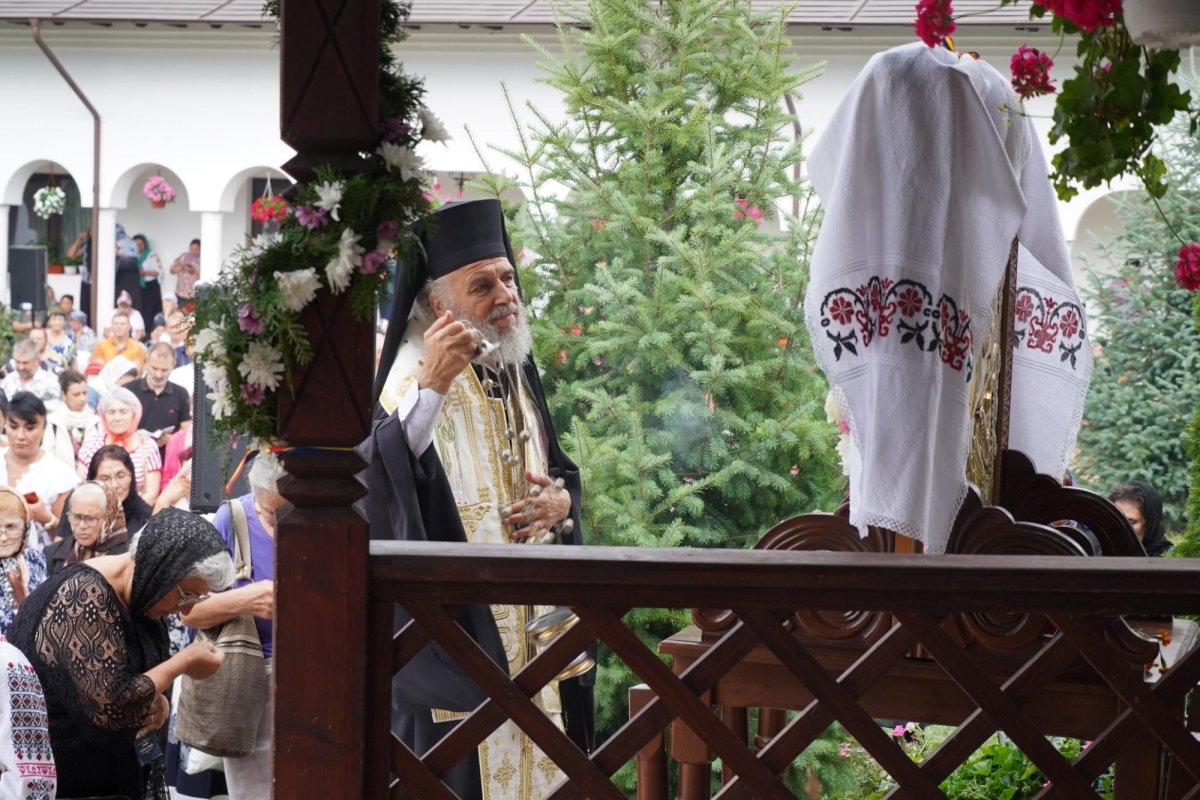 Icoana Maicii Domnului a revenit la mănăstirea gălățeană Adam 223418
