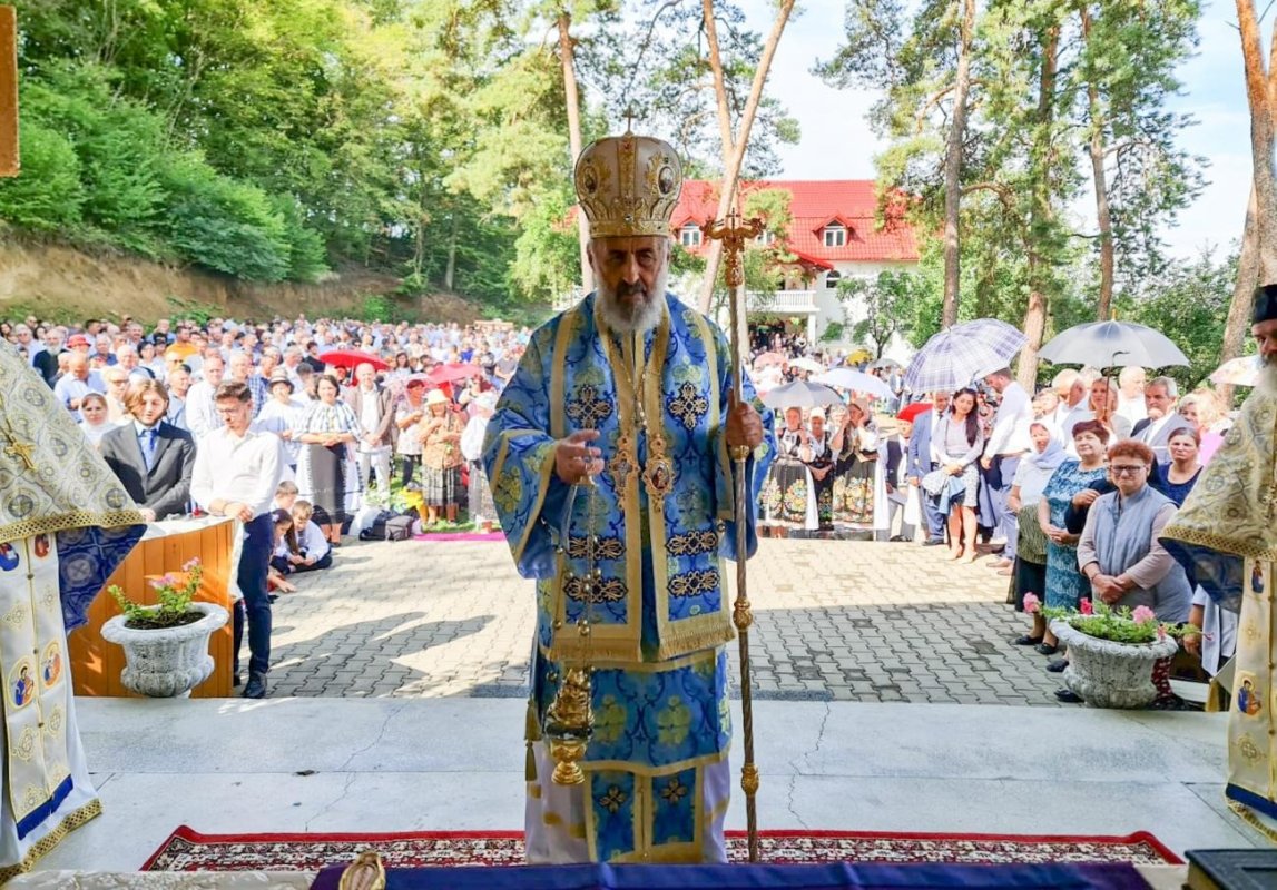 Slujire arhierească la hramul Mănăstirii Sânmărtinul de Câmpie, Mureş 223536