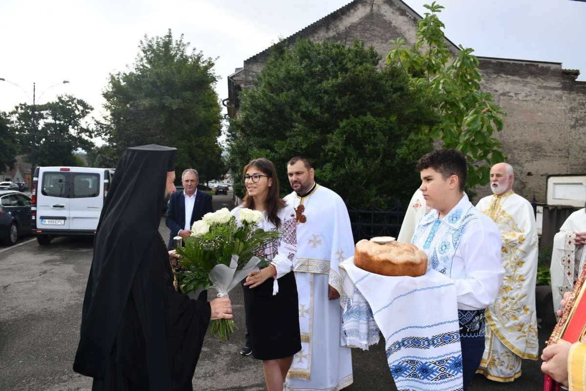Liturghie arhierească la Caransebeș și Reșița  223738
