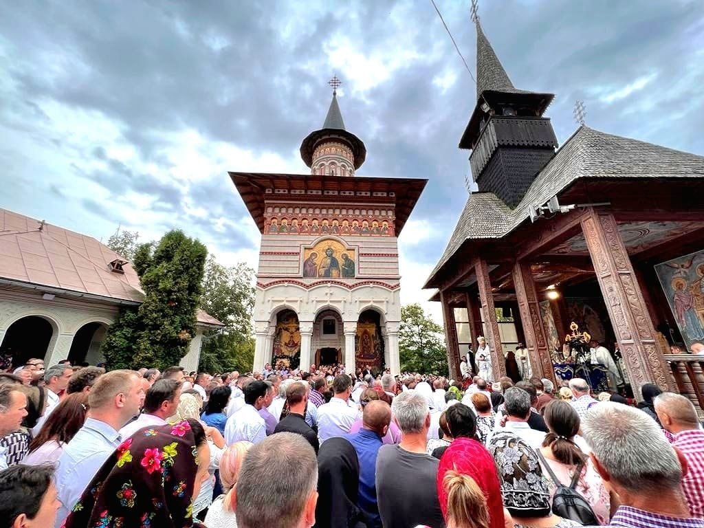 „Maica Domnului ne-a fost mereu ocrotitoare și mamă bună” 223710