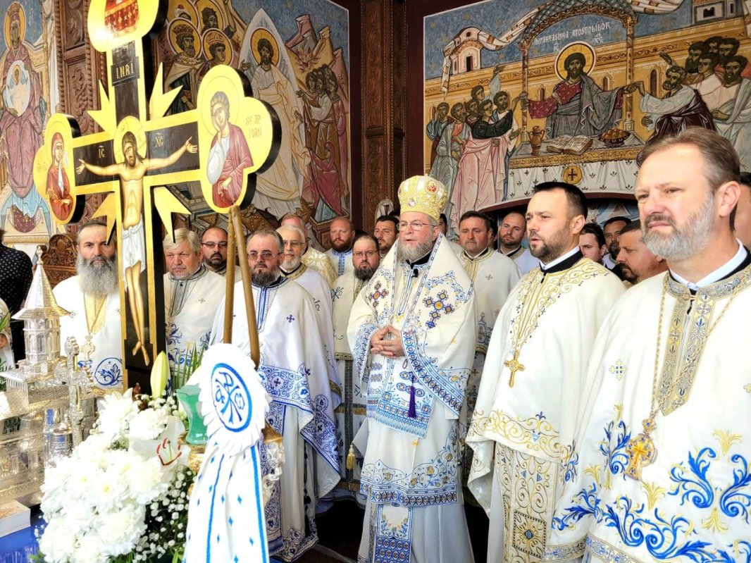 „Maica Domnului ne-a fost mereu ocrotitoare și mamă bună” 223712