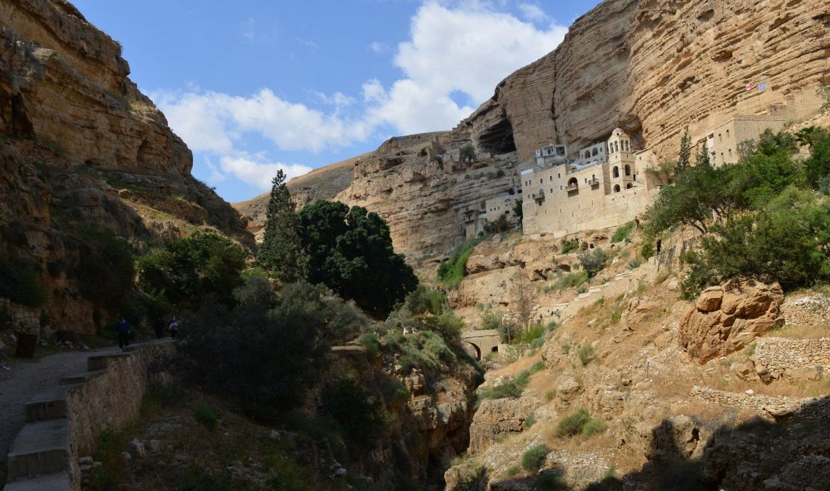 Chipuri călăuzitoare pentru români în locul unde Fiul lui Dumnezeu S-a făcut Om  223775