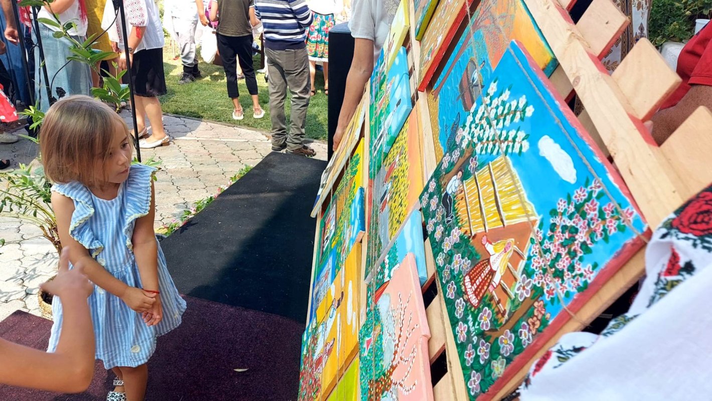 Spectacolul „Pe urmele tradiției” la parohia ilfoveană Tâncăbești 223836