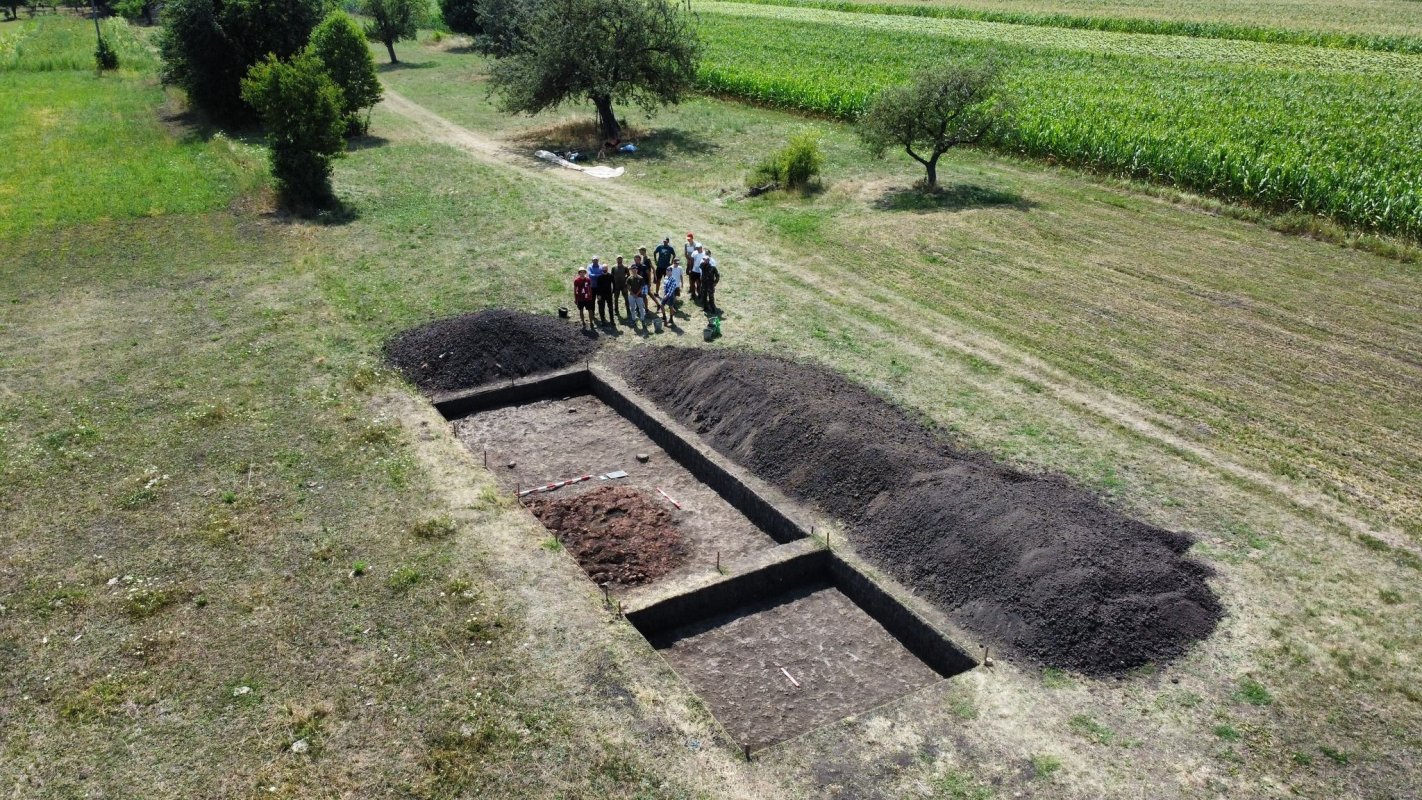 Artefacte prețioase descoperite de arheologii nemțeni 223860