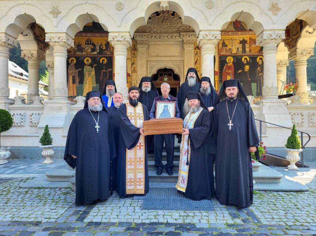 Moaștele Sfântului Cuvios Irodion la Râmnicu Sărat 223902