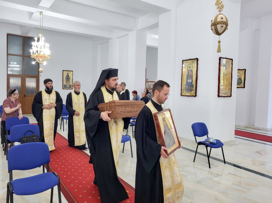 Moaștele Sfântului Cuvios Irodion la Râmnicu Sărat 223903