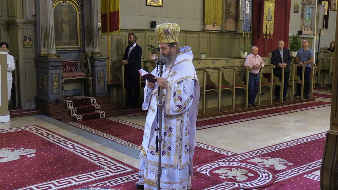 Slujire arhierească la Catedrala din Giula, Ungaria 224117