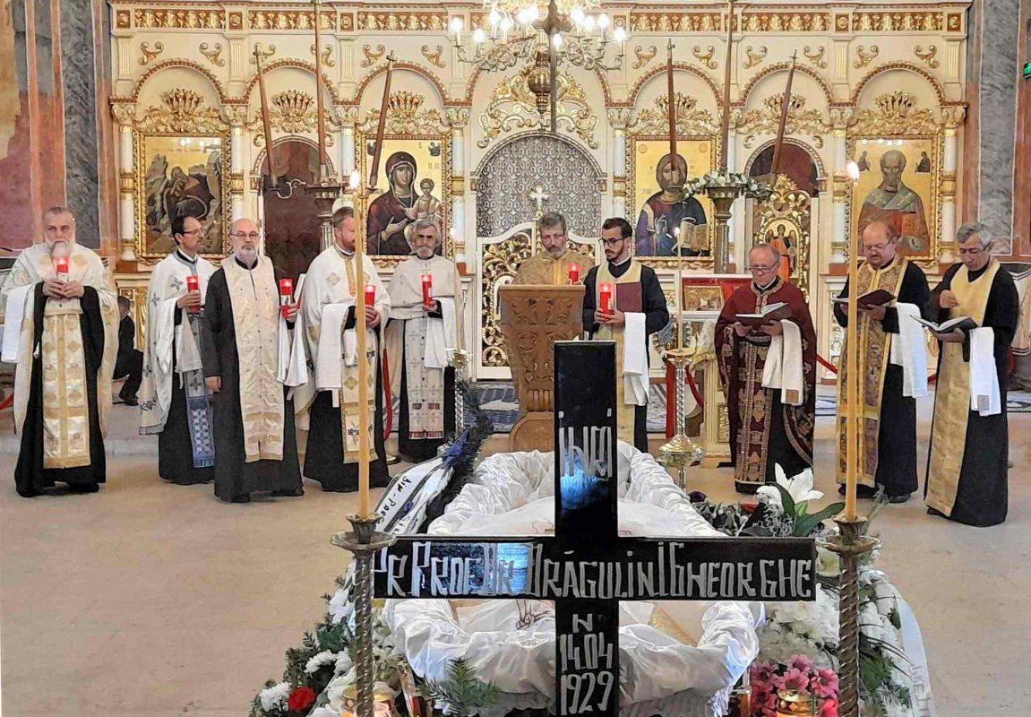 „Slavă lui Dumnezeu, nu lui Stalin!” 224124