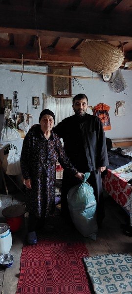 Daruri pentru familii nevoiașe din județul Argeș 224236