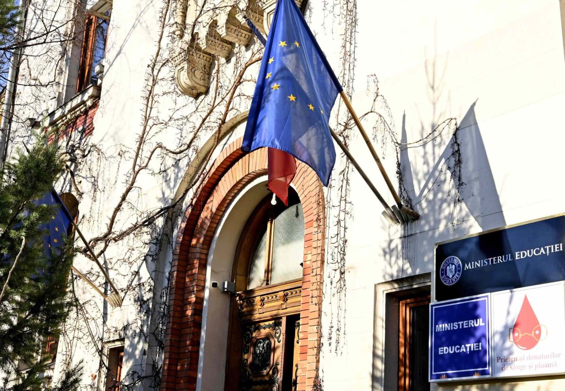 Două mii de propuneri la proiectele de lege ale educaţiei  224273