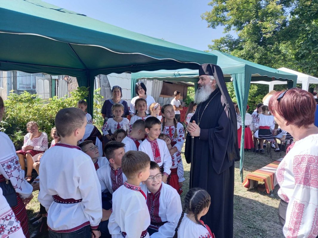 Festivalul „Ia românească în fiecare casă” într-o parohie din Republica Moldova  224690