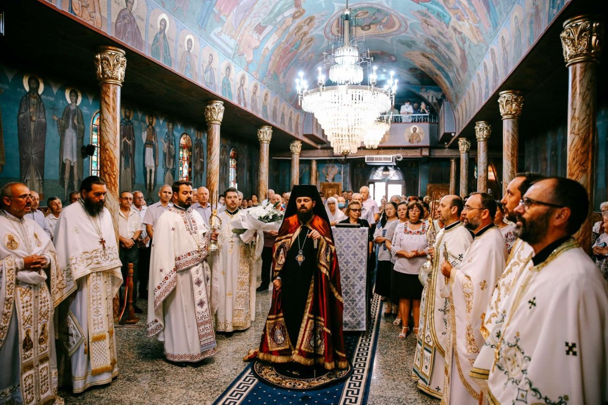 Slujire arhierească în parohia clujeană „Sfântul Ioan Botezătorul” 224759