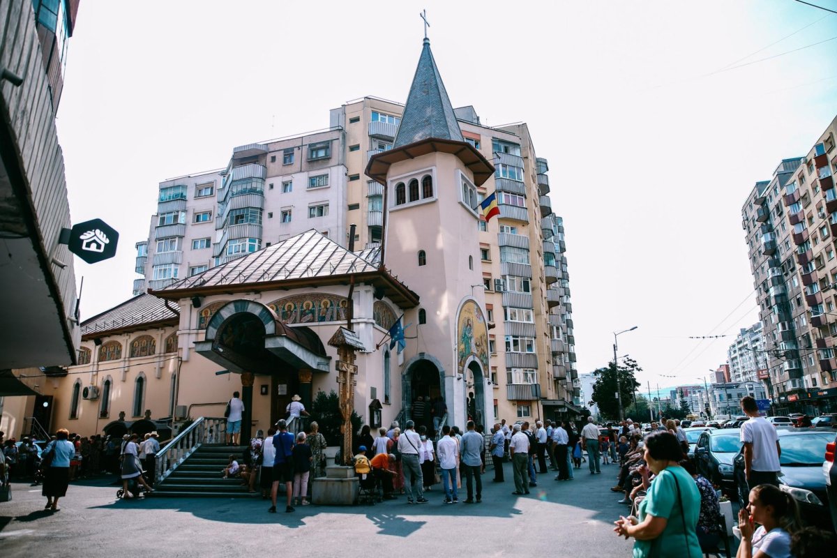 Slujire arhierească în parohia clujeană „Sfântul Ioan Botezătorul” 224760