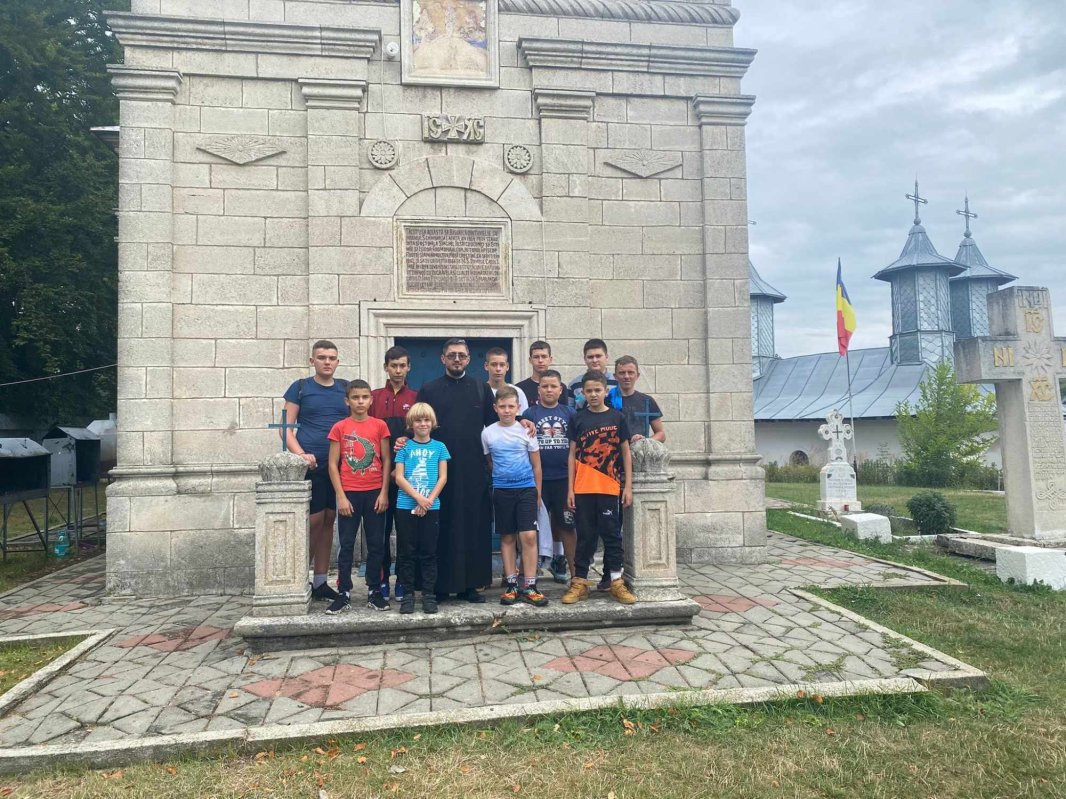 Proiecte sociale destinate elevilor în Eparhia Dunării de Jos 224948