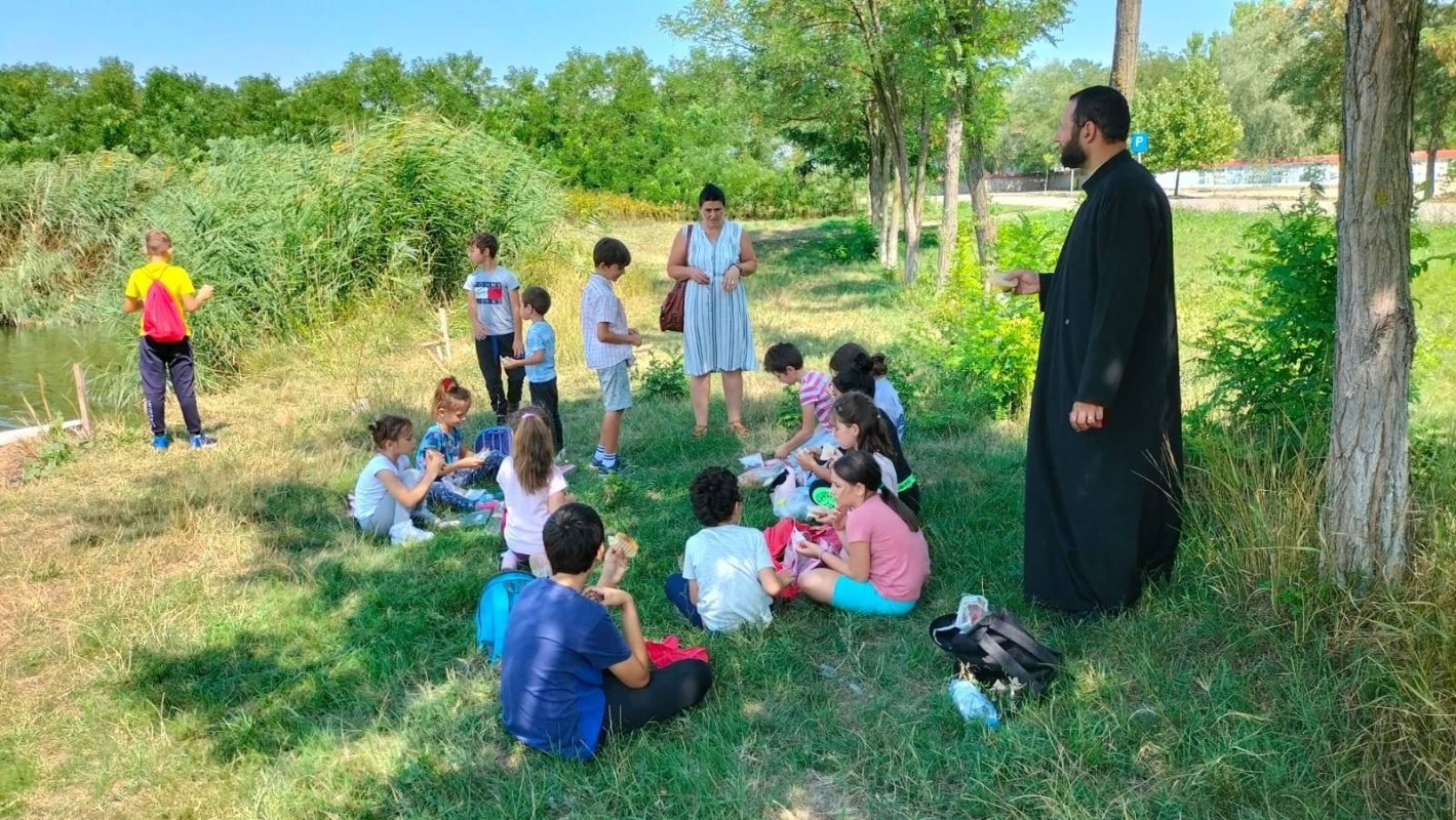 Proiecte sociale destinate elevilor în Eparhia Dunării de Jos 224949