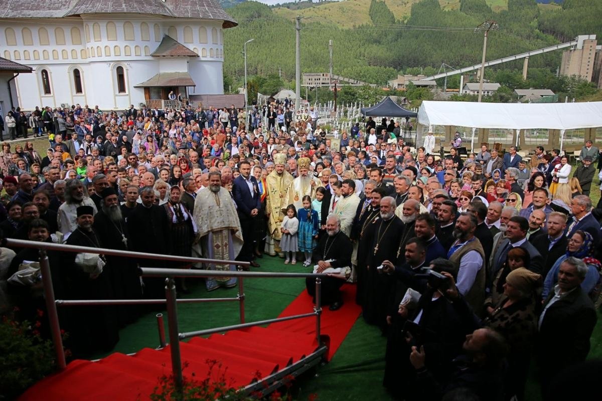 Biserică închinată Sfântului Nectarie Taumaturgul, sfințită de doi ierarhi la Tașca 225066