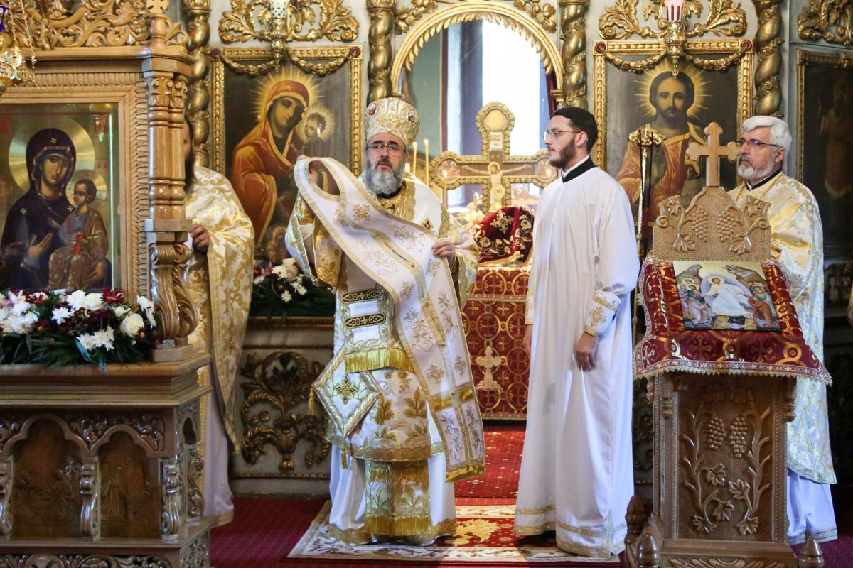 Istorie și rugăciune într-o parohie de pe „Valea Timpului” 224931