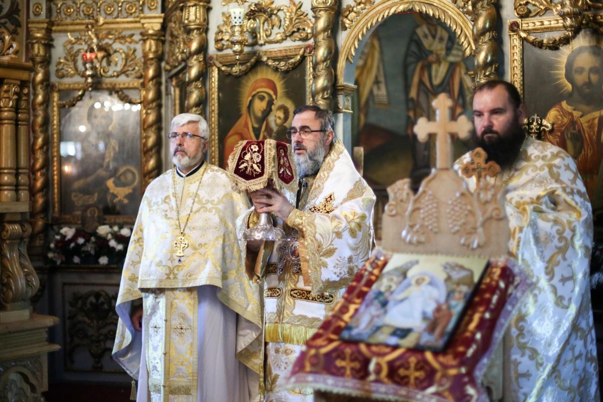 Istorie și rugăciune într-o parohie de pe „Valea Timpului” 224933