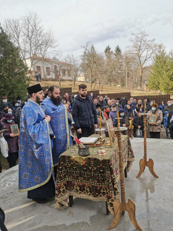 Istorie și rugăciune într-o parohie de pe „Valea Timpului” 224936